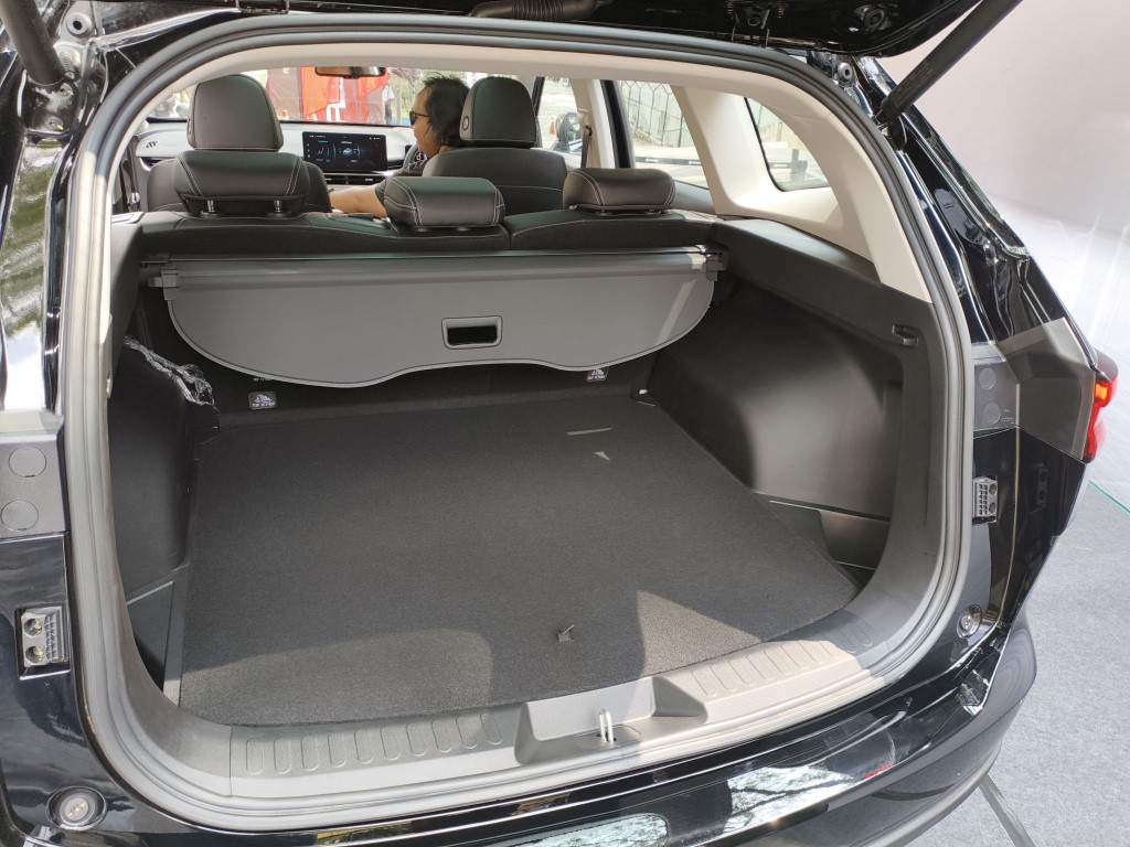 GWM Haval H6 HEV with Phantom Black interior (5)