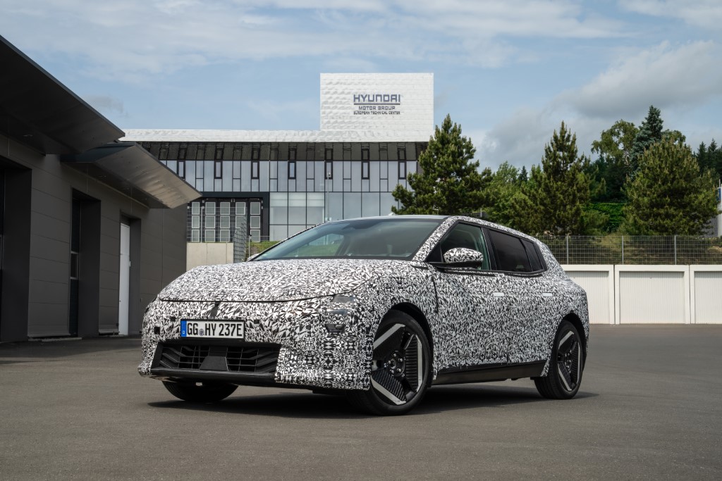 Kia EV4 undergoes testing in Europe(18) (Custom)