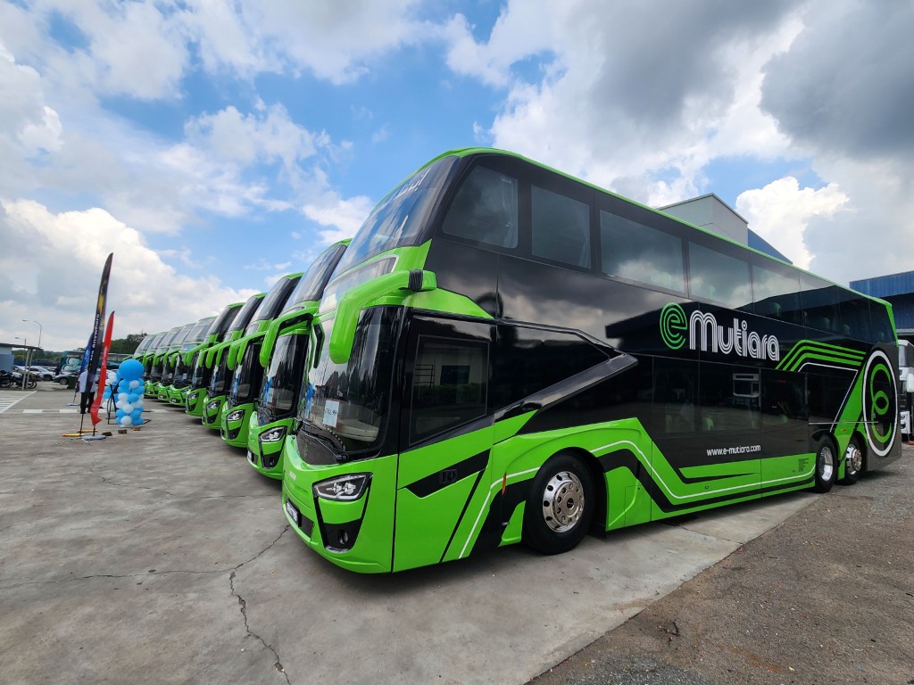 Konsortium eMutiara's new fleet of Euro V-specification MAN double-deck coaches (Custom)