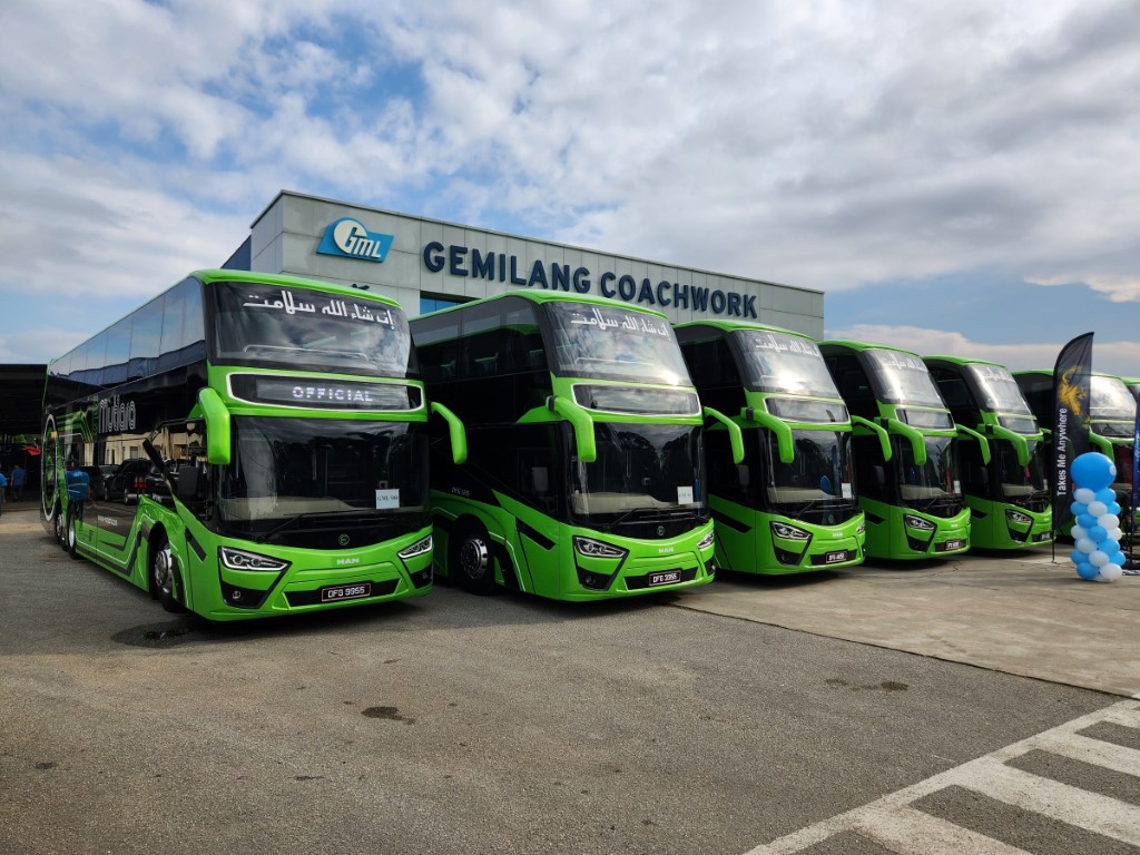 Konsortium eMutiara's new fleet of Euro V-specification MAN double-deck coaches_3 (Custom)