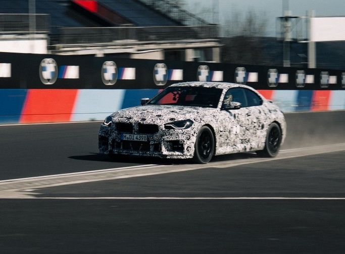 P90608276_lowRes_the-bmw-m2-cs-sets-n new09