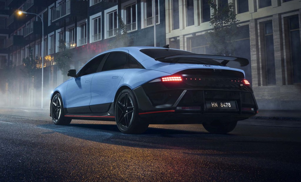 (Photo) IONIQ 6 N_Night Rear Quarter new87 (Custom)