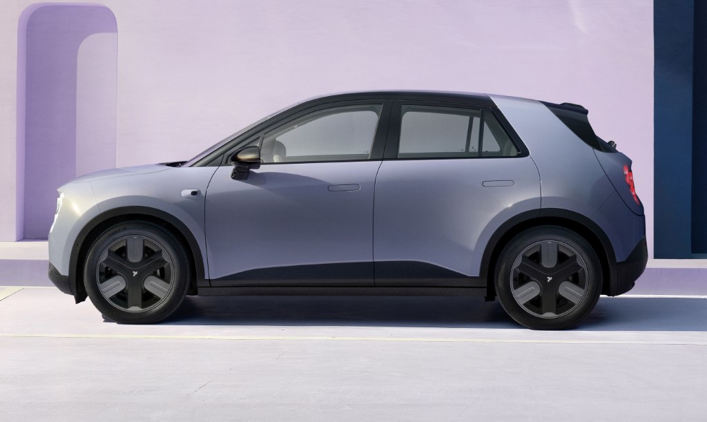 1745334143430-1745334141829-3 new09 (Custom)