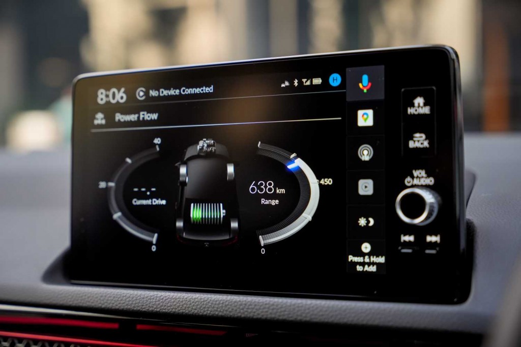 Using the centre screen to monitor energy usage.