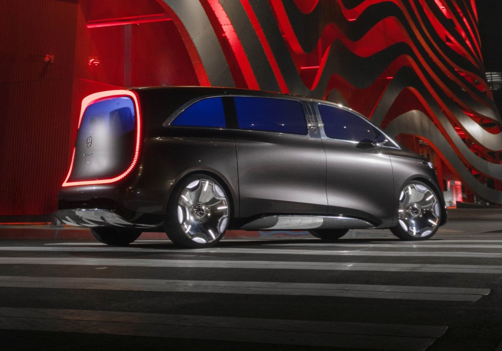 2025_MercedesBenz_VisionV_027-source new09 (Custom)