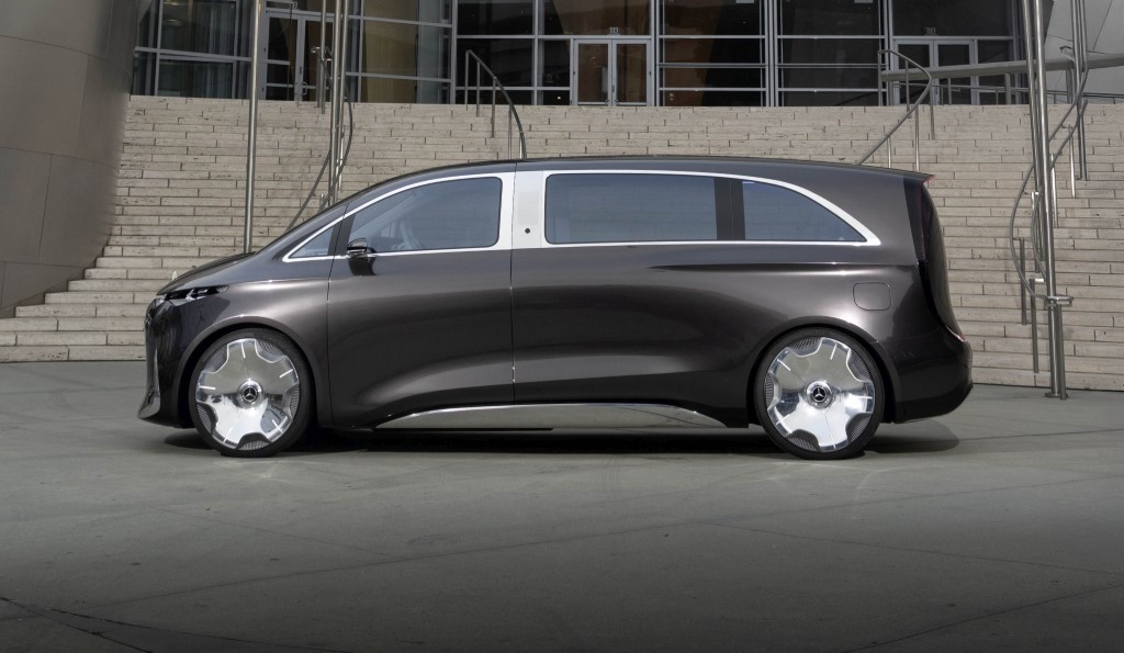 2025_MercedesBenz_VisionV_036-source new09 (Custom)