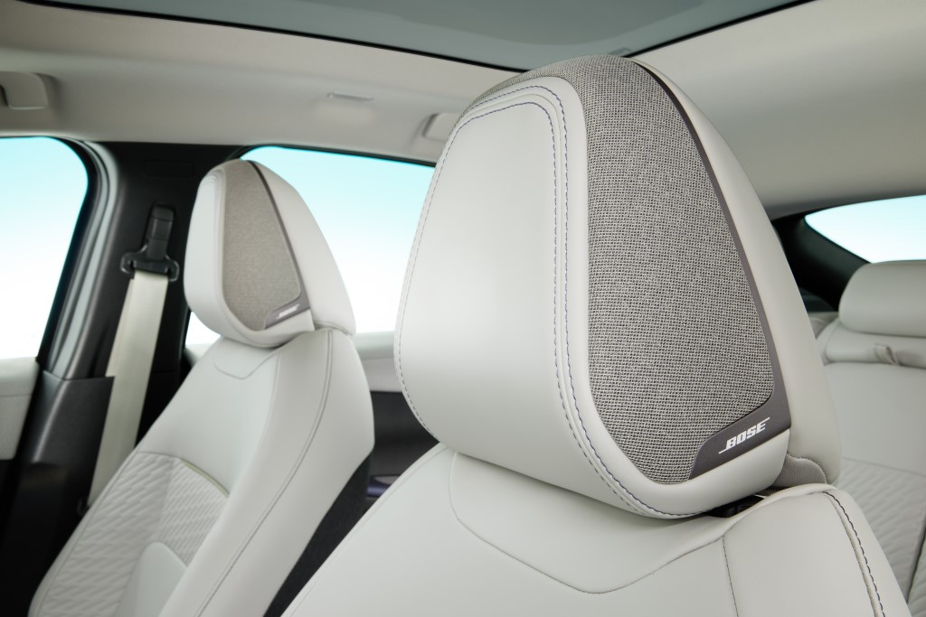 250308_All-new_Nissan_LEAF_Studio_Pictures_20 (Custom)