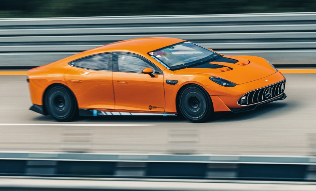 CONCEPT AMG GT XX definiert Performance neu: Technologieträger pulverisiert Weltrekorde in Serie | Nardò, 2025. // CONCEPT AMG GT XX redefines performance: Technology pioneer shatters record after record | Nardò, 2025.