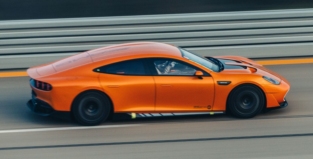 CONCEPT AMG GT XX definiert Performance neu: Technologieträger pulverisiert Weltrekorde in Serie | Nardò, 2025. // CONCEPT AMG GT XX redefines performance: Technology pioneer shatters record after record | Nardò, 2025.