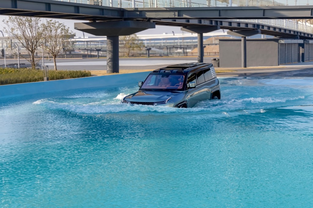 3 YANGWANG U8 Water Crossing (Custom)