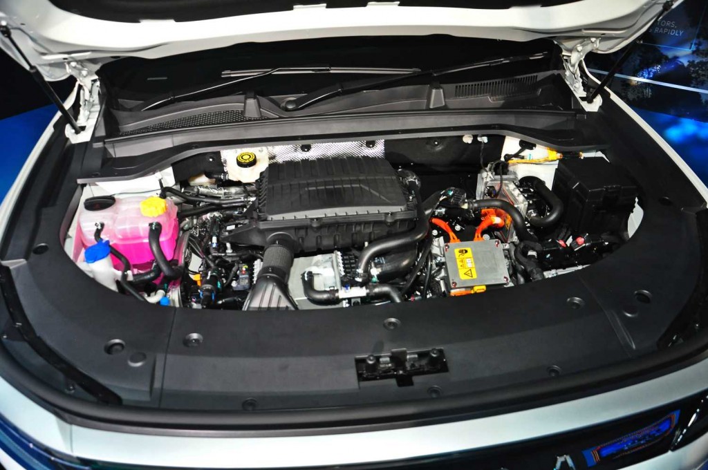 Omoda C9 PHEV preview - 40