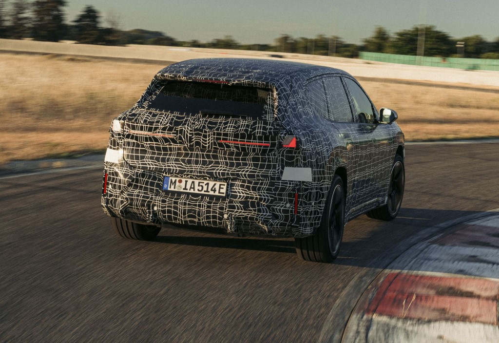 P90602969_highRes_testing-the-new-bmw-new09-Custom