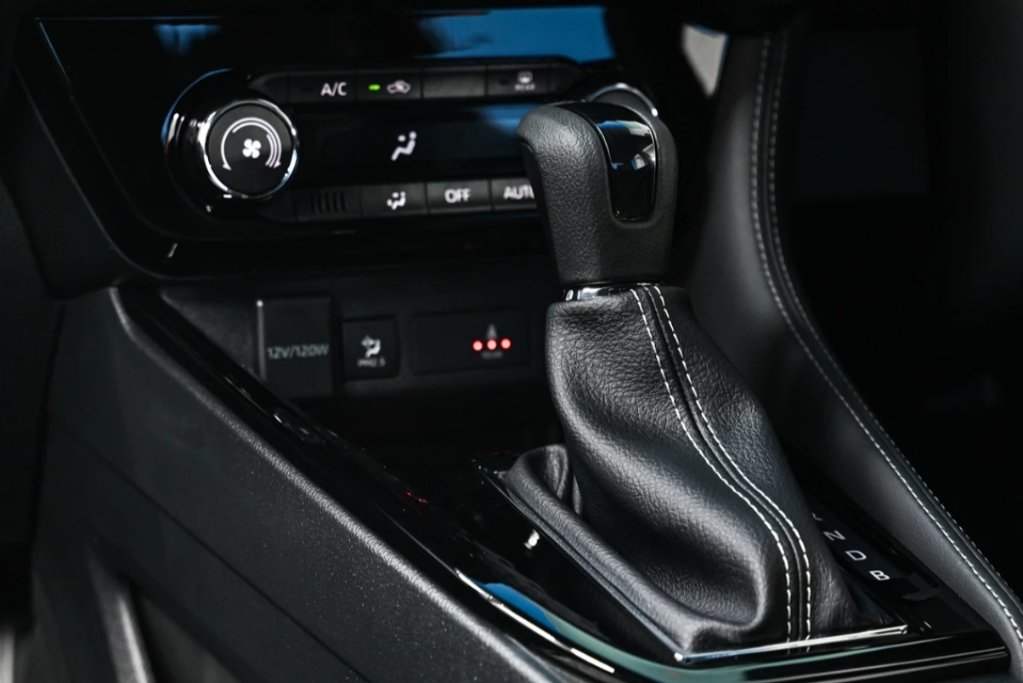 Toyota YARIS ATIV HEV GR Sport (2)