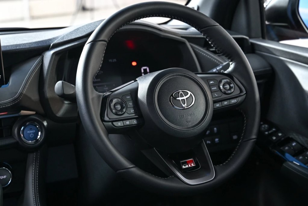 Toyota YARIS ATIV HEV GR Sport (3)
