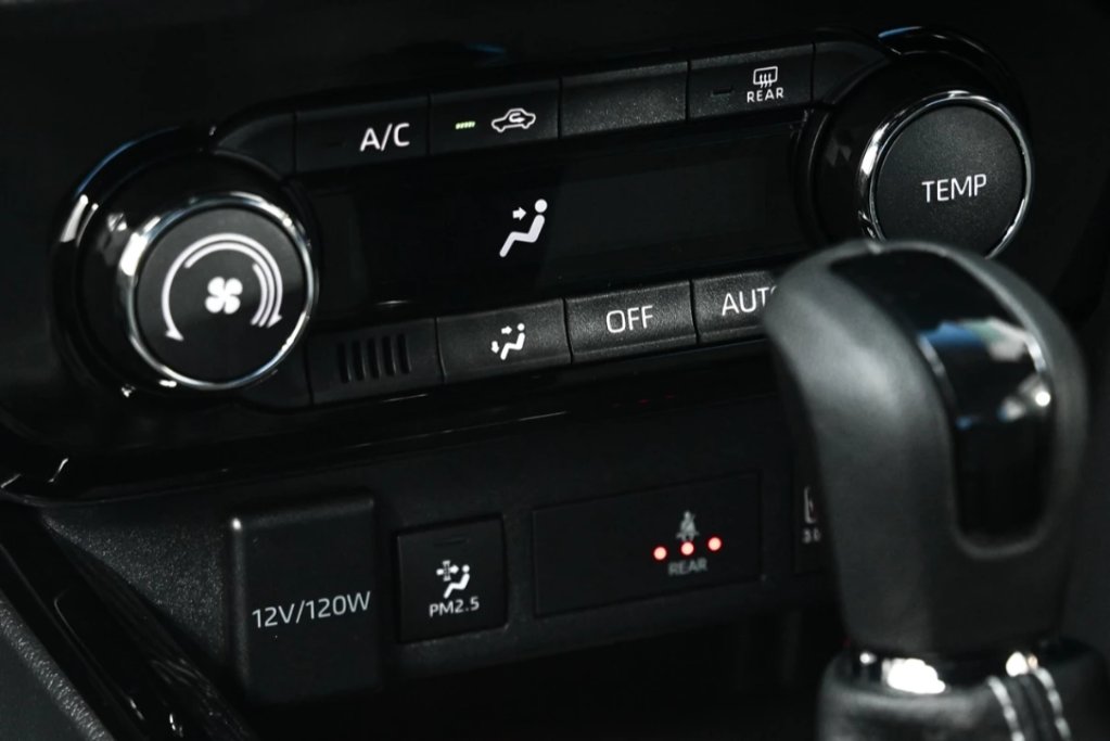 Toyota YARIS ATIV HEV GR Sport (7)