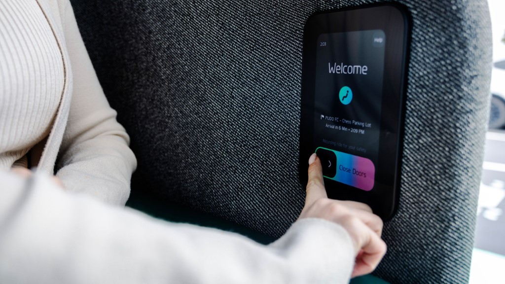 about-amazon-feature-inline005-amazon-zoox-z9a6226-copy-2-8192x4608 (Custom)