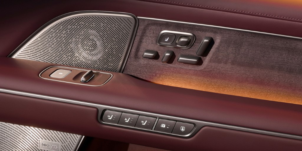 interior-carousel-P1-02-desktop (Custom)