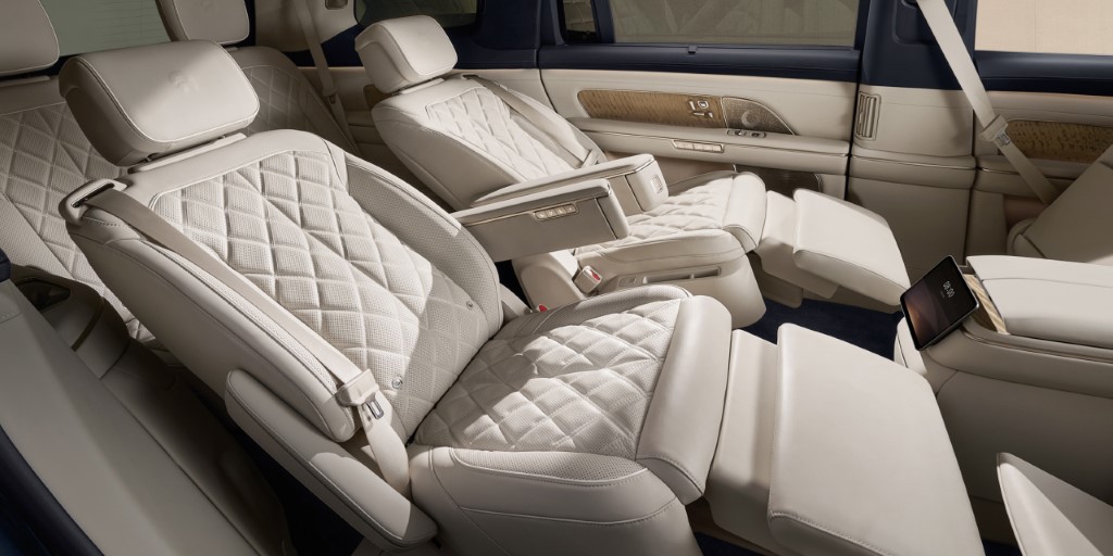 interior-carousel-P3-02-desktop (Custom)