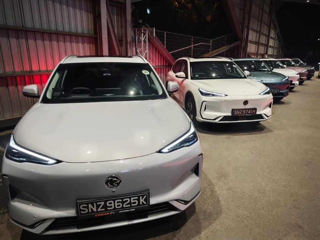 For the first 99 customers, offer includes a 10-year, unlimited-mileage battery warranty and five years of complimentary data roaming in Malaysia and Singapore (Custom)