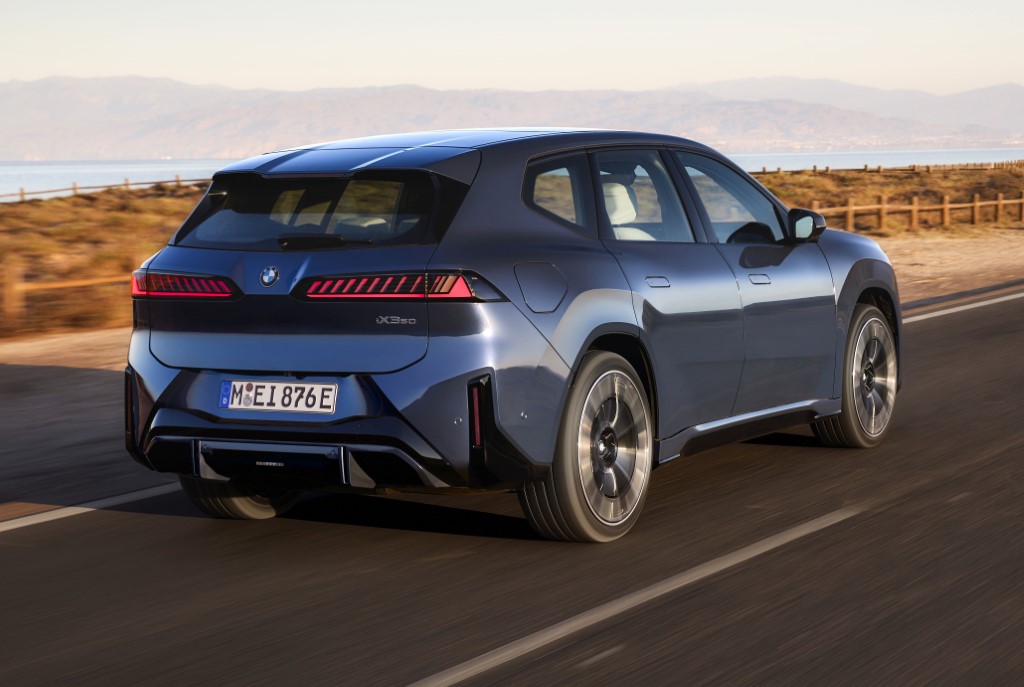 P90615618_highRes_the-new-b new09 (Custom)