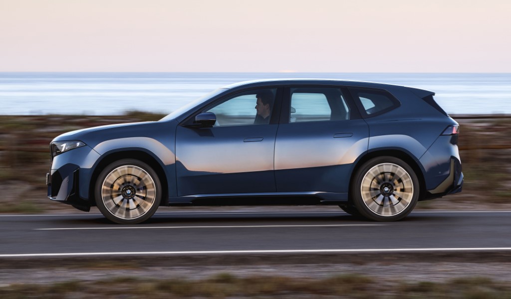 P90615620_highRes_the-new-b new09 (Custom)