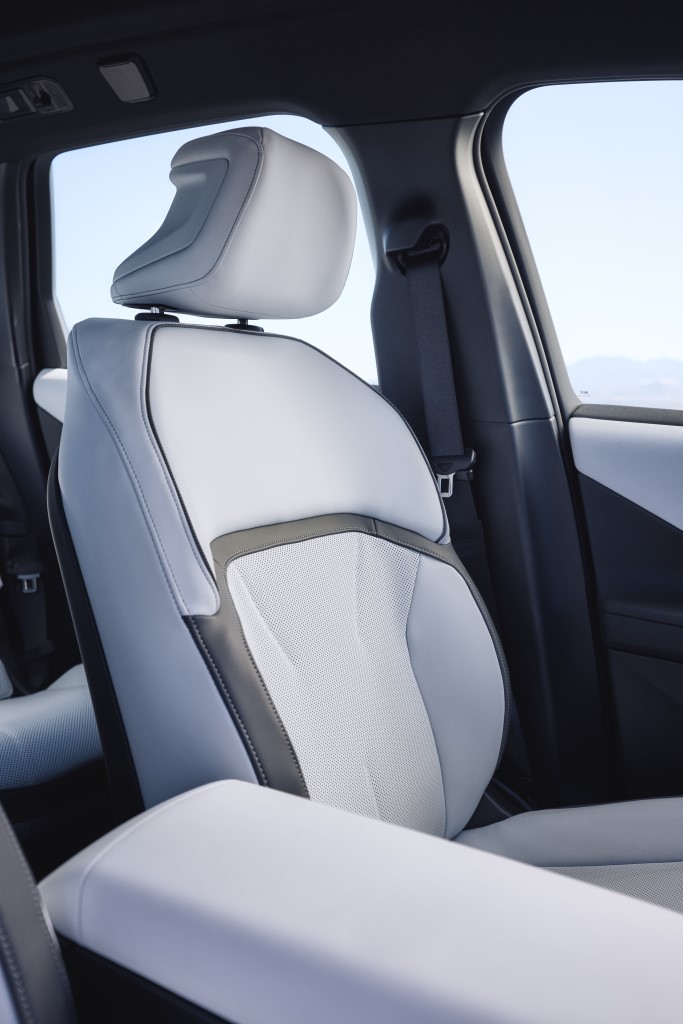 P90615662_highRes_the-new-bmw-ix3-50-x (Custom)