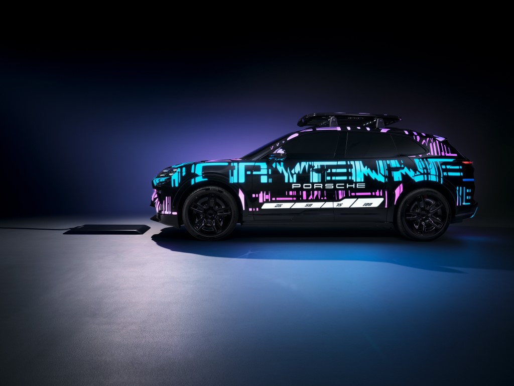 S25_0892_a3_rgb (Custom)