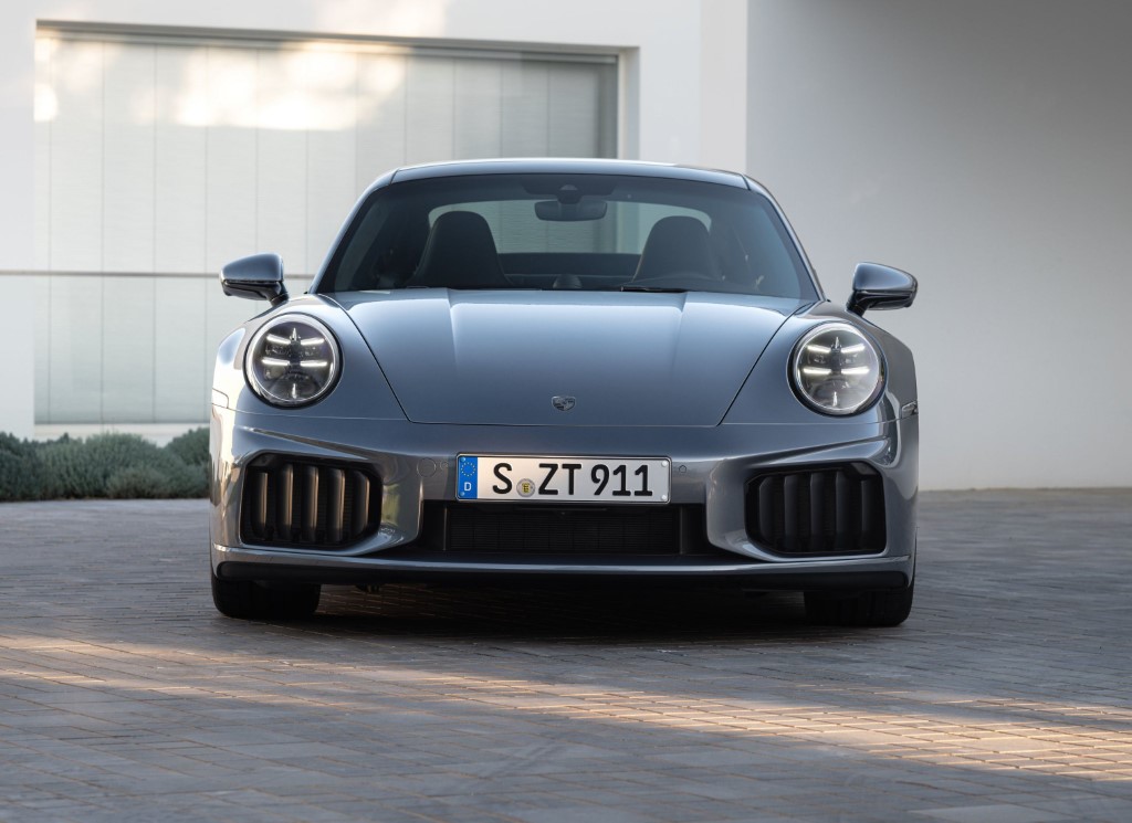 S25_0909_a3_rgb 098 (Custom)